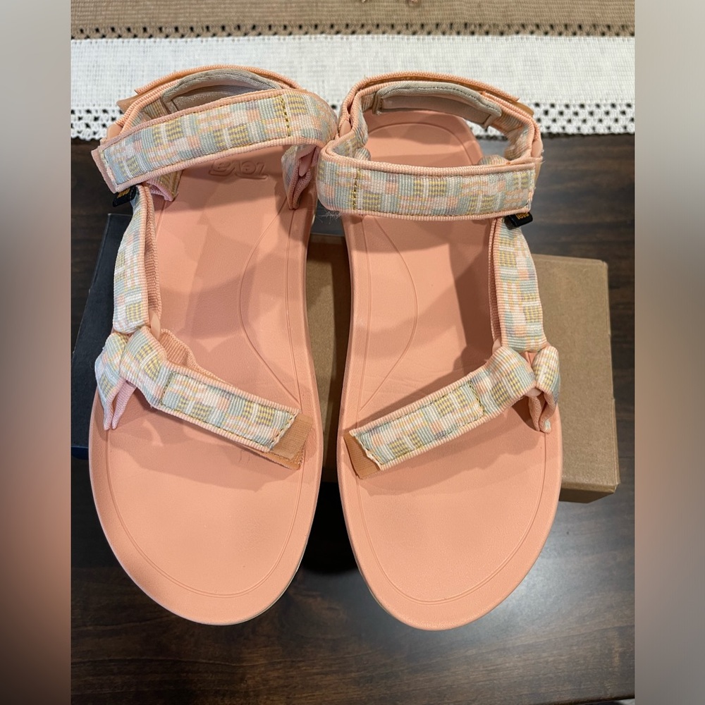 TEVA girls sandals size 7 (big girl)
